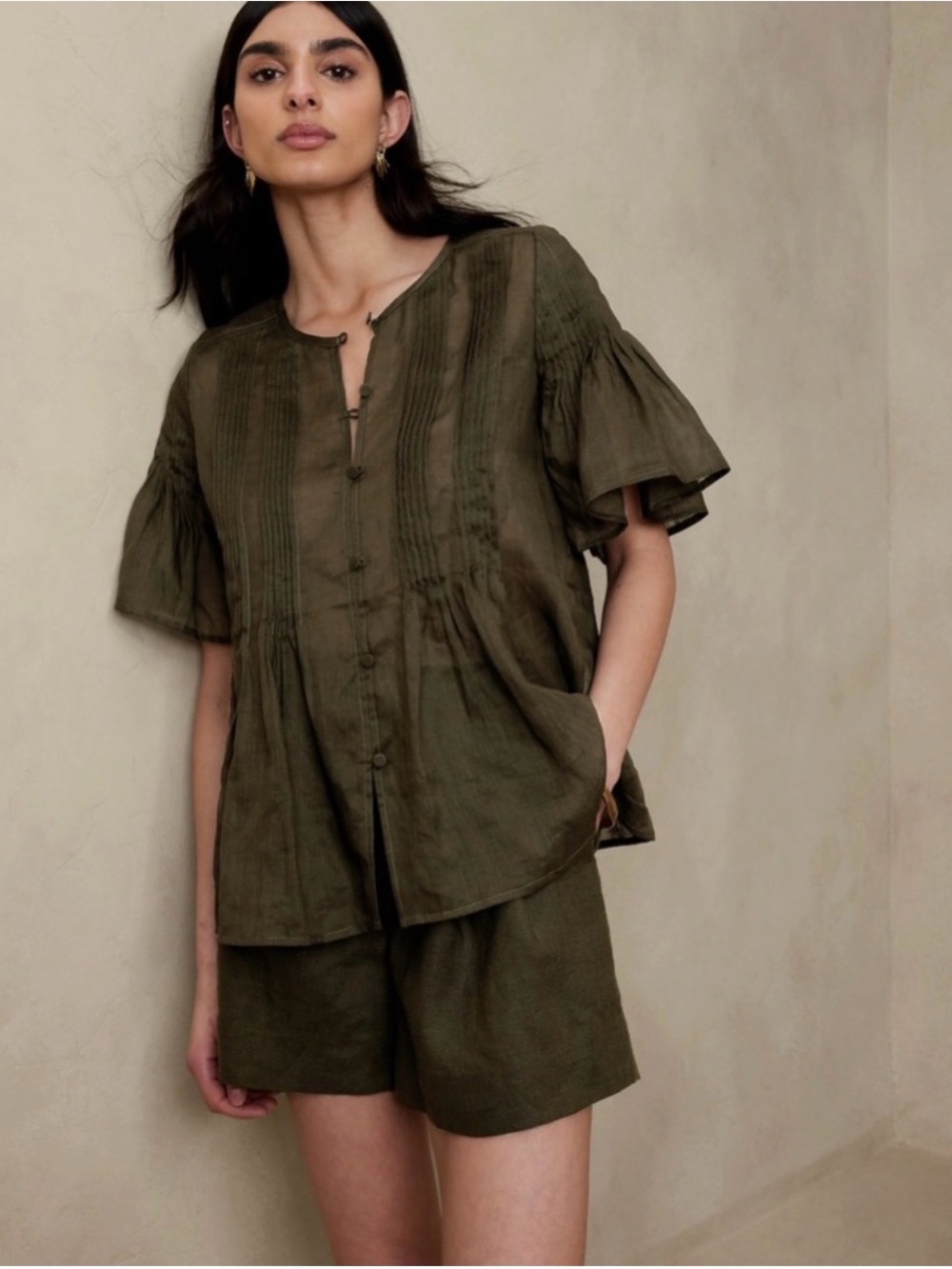 Banana Republic Olive Green Pin tuck button-down top